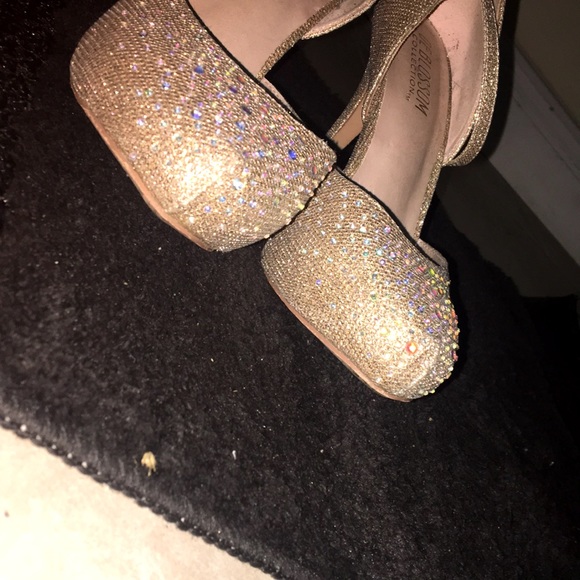 Heels - Picture 3 of 4